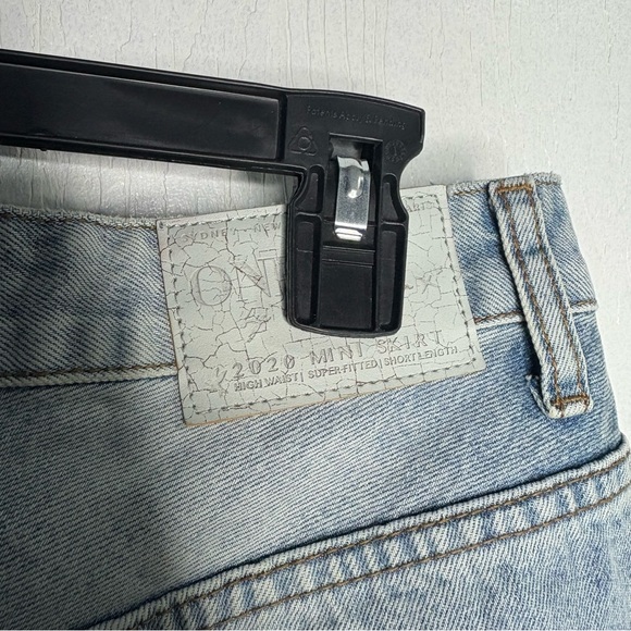 One Teaspoon 2020 Mini Skirt Blue Hart Distressed size 26 - Picture 8 of 11